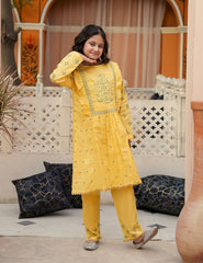 Golden Meadow Bloom Khadar 2 Pcs Set
